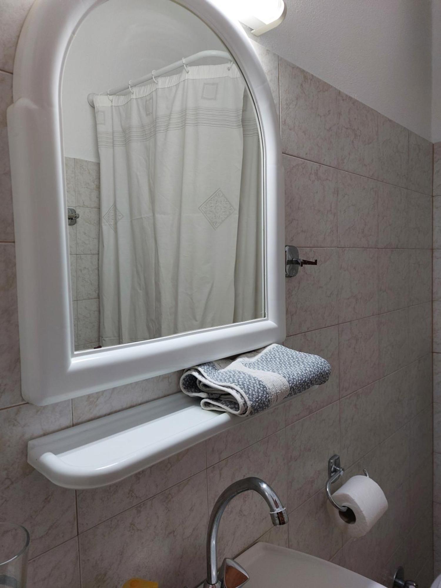 Violetta Studios & Apartments ミリナ エクステリア 写真