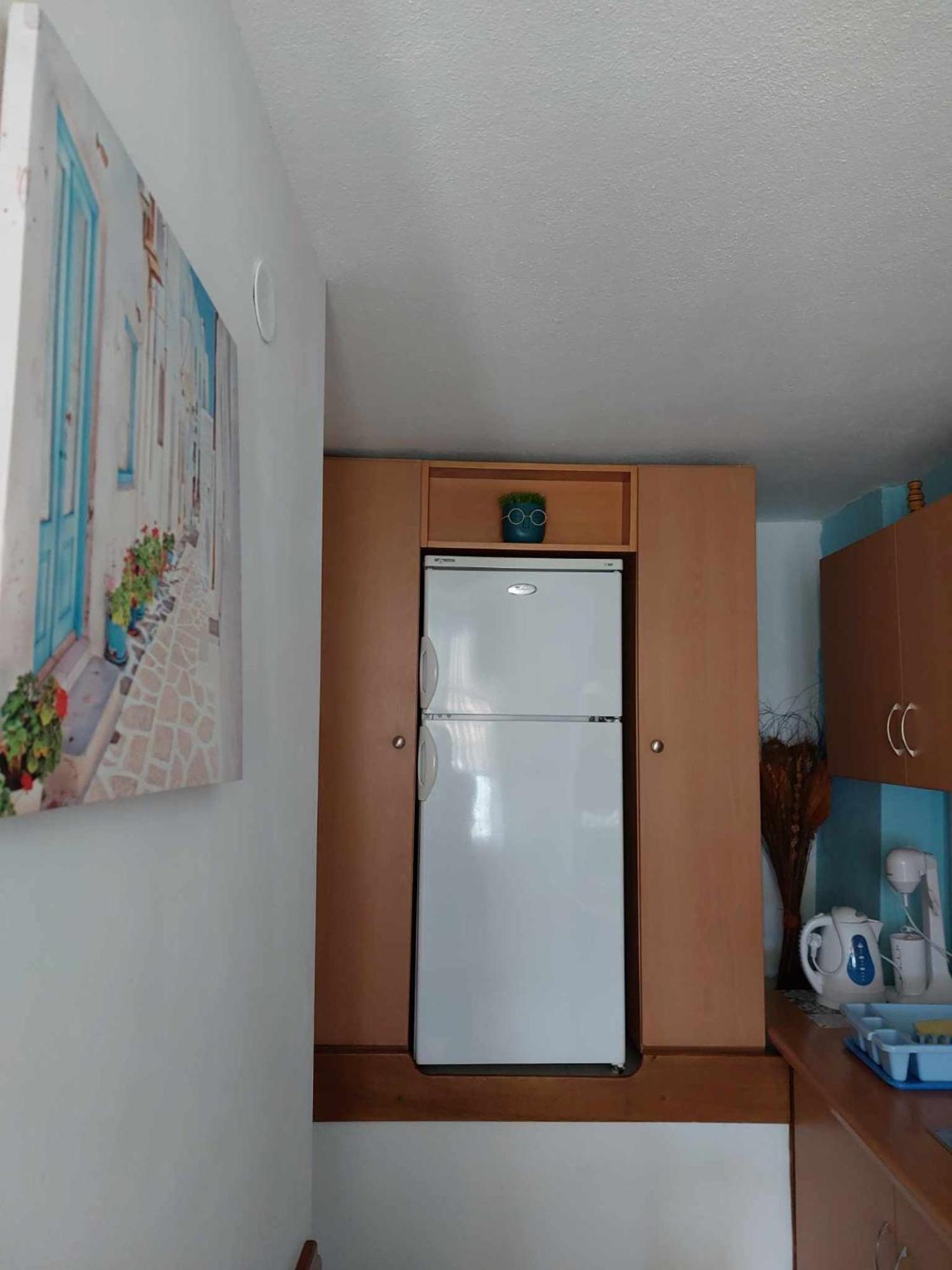 Violetta Studios & Apartments ミリナ エクステリア 写真